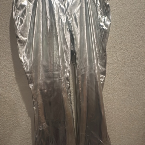 Wild Fable Women's 17 High Rise Flare Casual‎ Metallic Faux Leather Pants - Picture 2 of 7